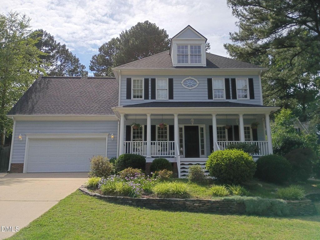 407 Maple Creek Court, Apex, NC 27502