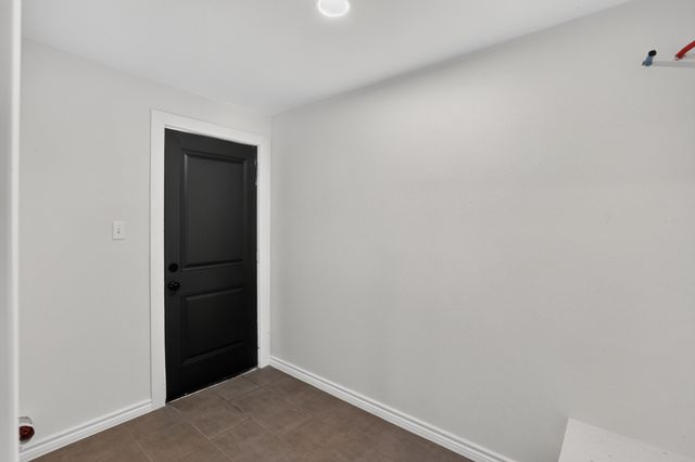 1004 Parker Street, Fort Worth, TX 76112