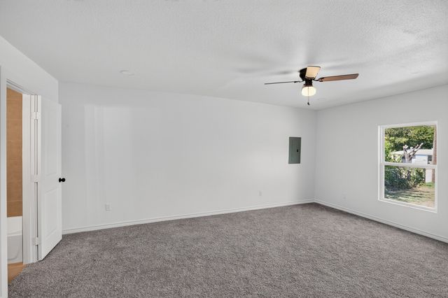 1004 Parker Street, Fort Worth, TX 76112