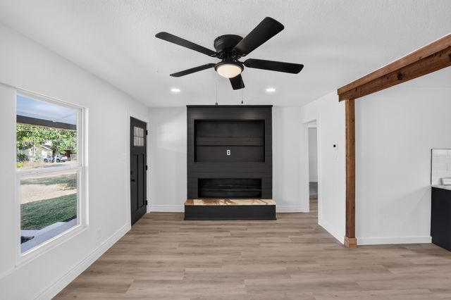 1004 Parker Street, Fort Worth, TX 76112