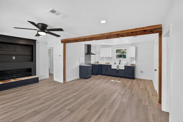 1004 Parker Street, Fort Worth, TX 76112