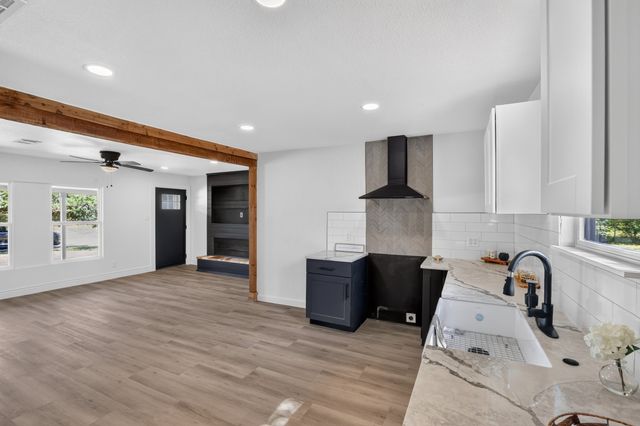 1004 Parker Street, Fort Worth, TX 76112