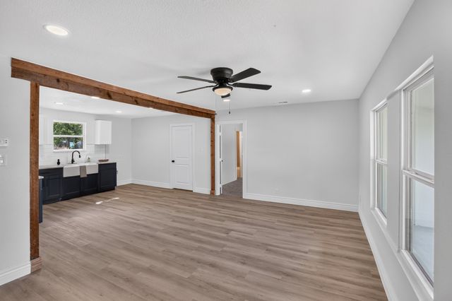 1004 Parker Street, Fort Worth, TX 76112