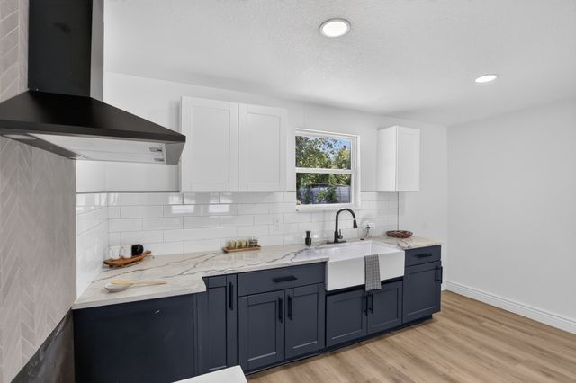 1004 Parker Street, Fort Worth, TX 76112