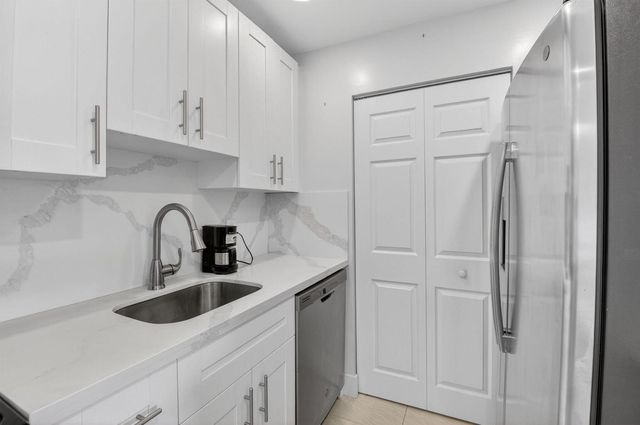 15453 Lakes Of Delray Boulevard 204, Delray Beach, FL 33484