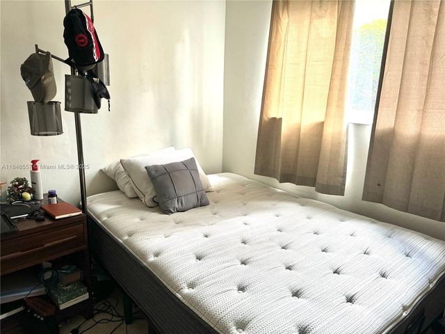 4116 Taft St, Hollywood, FL 33021