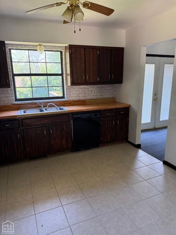 2009 Timberridge, Jonesboro, AR 72401