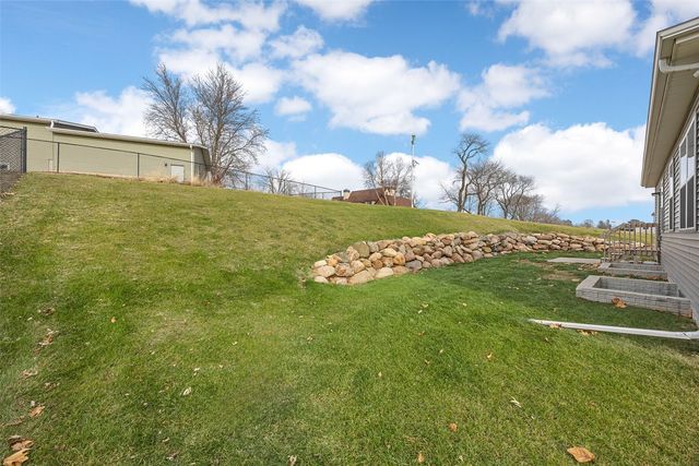 701 Prairie View Drive, West Branch, IA 52358