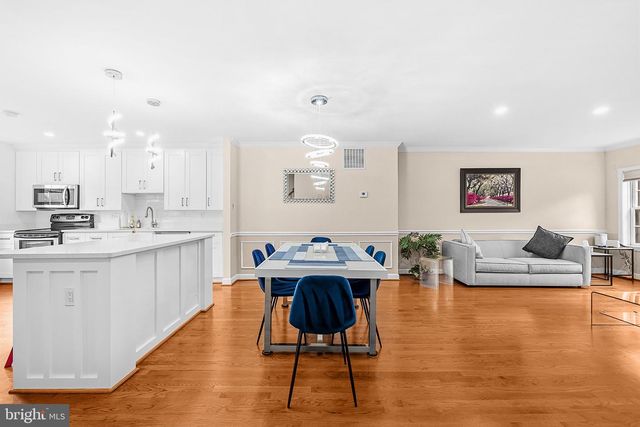 3050 FEDERAL HILL DR, Falls Church, VA 22044