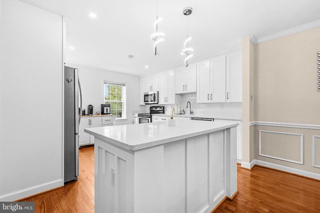 3050 FEDERAL HILL DR, Falls Church, VA 22044