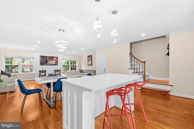 3050 FEDERAL HILL DR, Falls Church, VA 22044