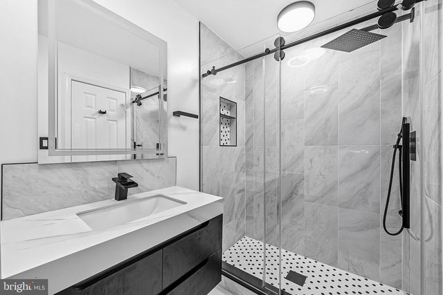 3050 FEDERAL HILL DR, Falls Church, VA 22044