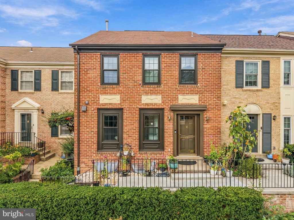 3050 FEDERAL HILL DR, Falls Church, VA 22044