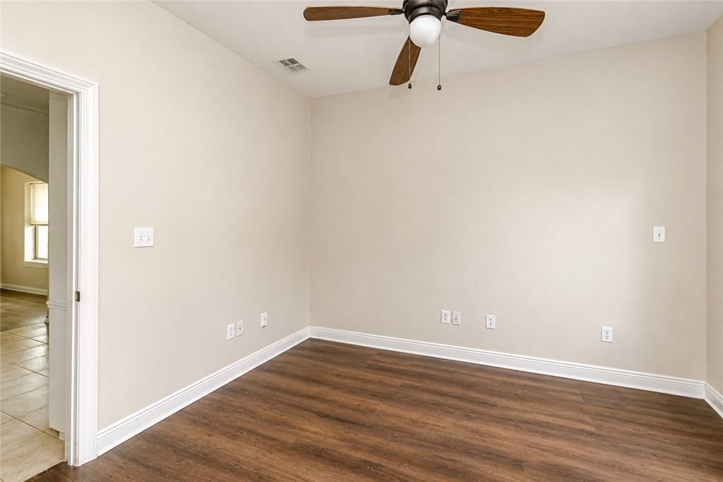 1045 S 13th St, Aransas Pass, TX 78336 — photo 2
