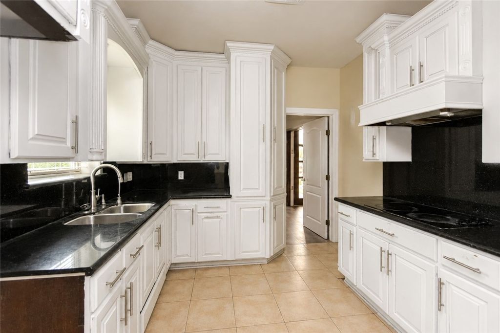 1045 S 13th St, Aransas Pass, TX 78336 — photo 3
