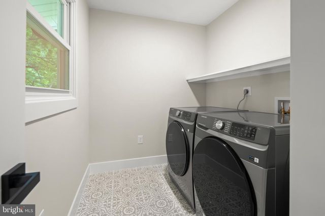 9137 ROCKEFELLER LN, Springfield, VA 22153