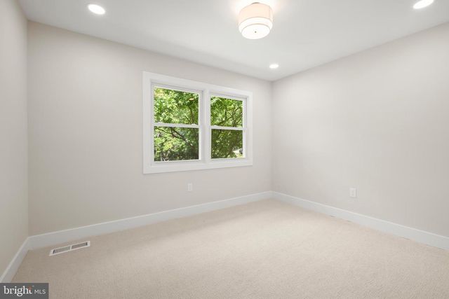 9137 ROCKEFELLER LN, Springfield, VA 22153