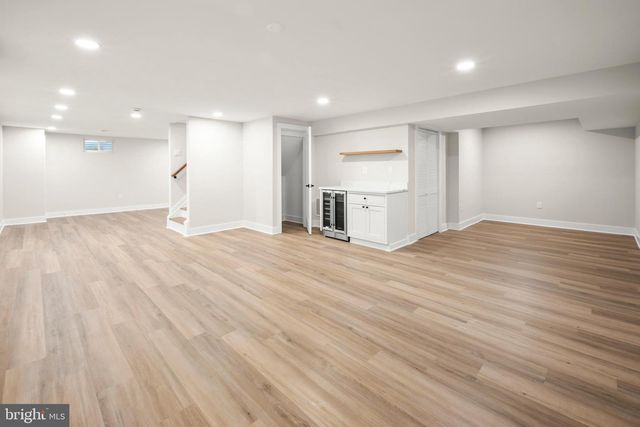 9137 ROCKEFELLER LN, Springfield, VA 22153
