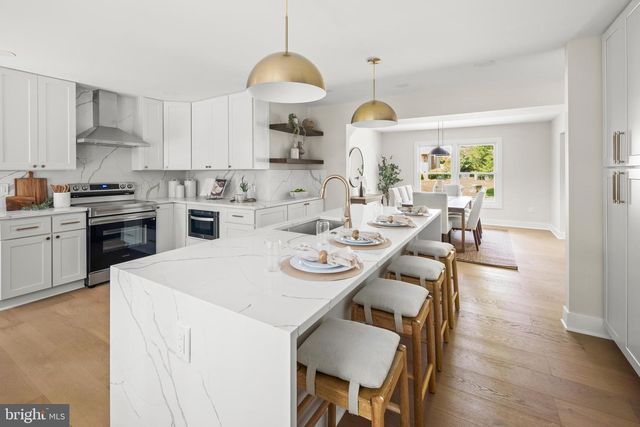 9137 ROCKEFELLER LN, Springfield, VA 22153