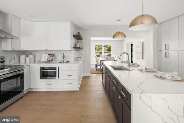 9137 ROCKEFELLER LN, Springfield, VA 22153