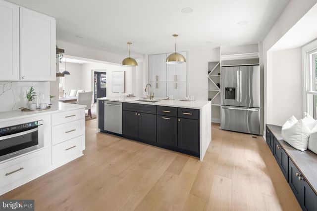 9137 ROCKEFELLER LN, Springfield, VA 22153
