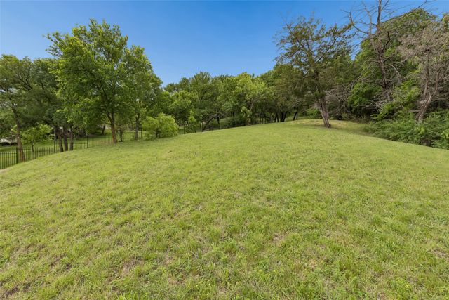 2466 Creekwood Drive, Cedar Hill, TX 75104