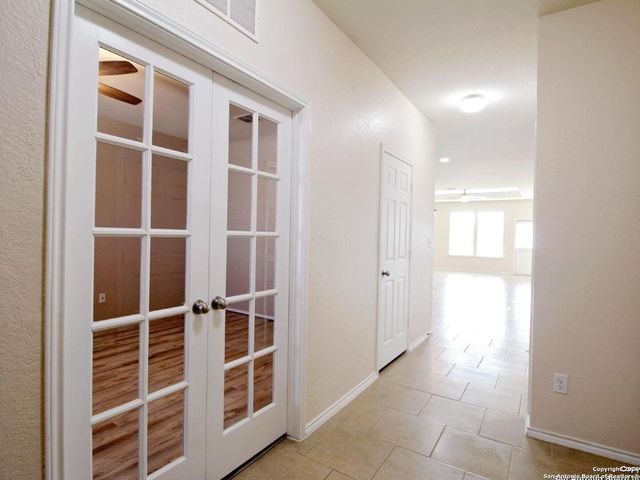 154 Hidden Knoll, Selma, TX 78154