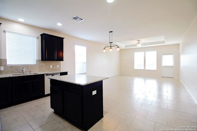 154 Hidden Knoll, Selma, TX 78154