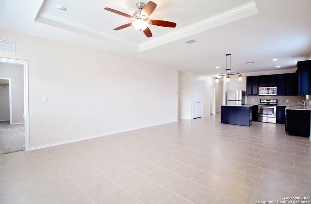 154 Hidden Knoll, Selma, TX 78154