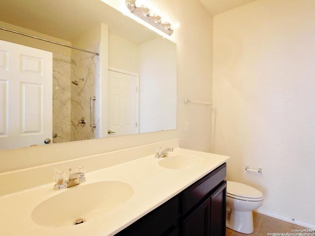 154 Hidden Knoll, Selma, TX 78154