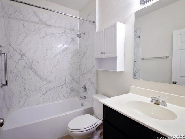 154 Hidden Knoll, Selma, TX 78154