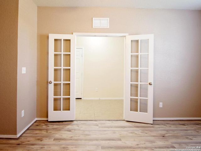 154 Hidden Knoll, Selma, TX 78154