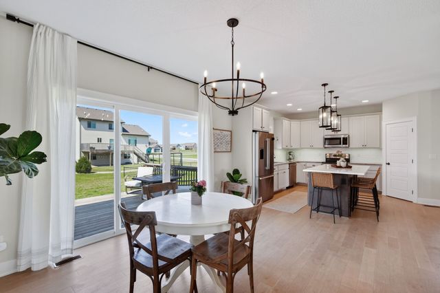 1194 89th Street, West Des Moines, IA 50266