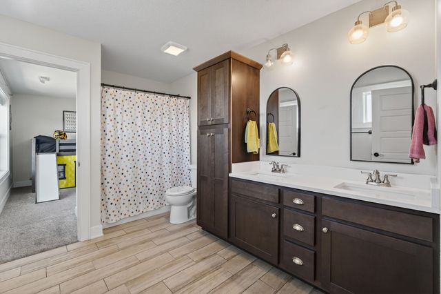 1194 89th Street, West Des Moines, IA 50266