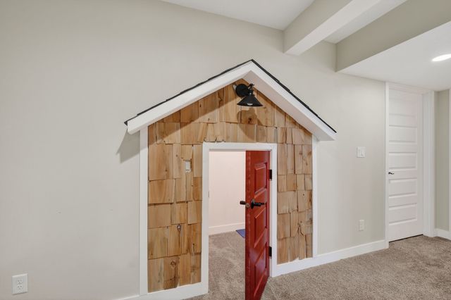 1194 89th Street, West Des Moines, IA 50266