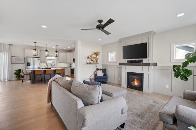 1194 89th Street, West Des Moines, IA 50266