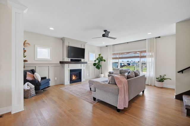 1194 89th Street, West Des Moines, IA 50266