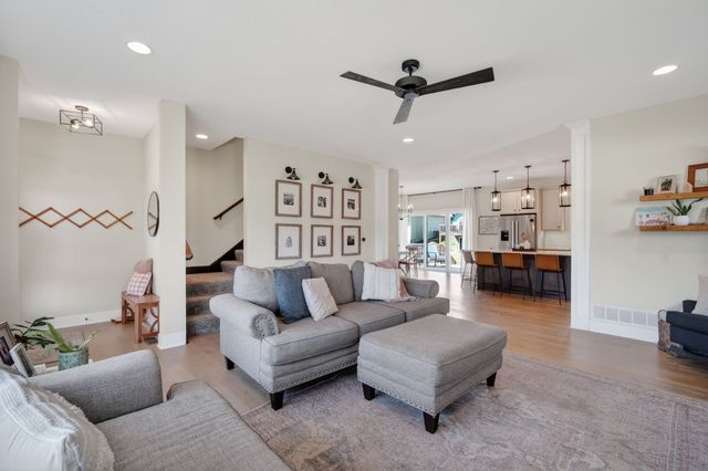 1194 89th Street, West Des Moines, IA 50266