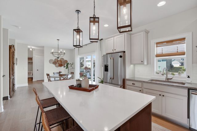 1194 89th Street, West Des Moines, IA 50266