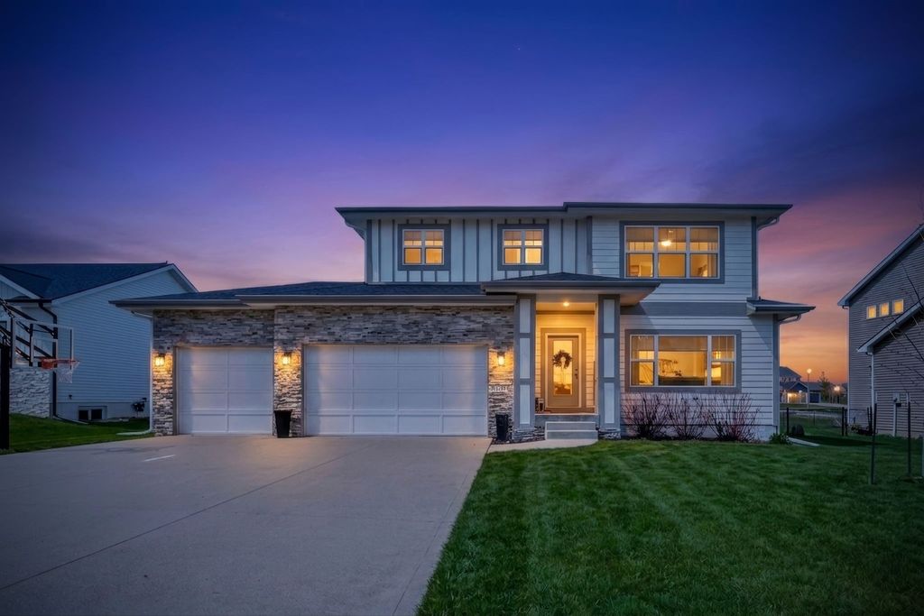 1194 89th Street, West Des Moines, IA 50266