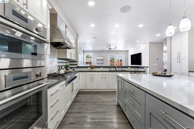 37160 Aleppo Dr, Newark, CA 94560