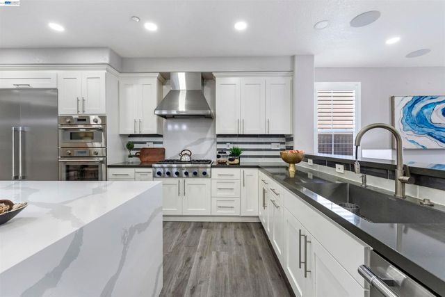 37160 Aleppo Dr, Newark, CA 94560