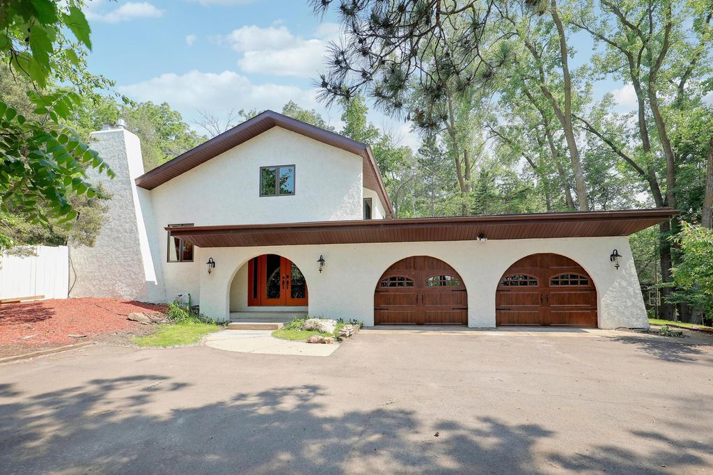 1919 Timberline Spur, Minnetonka, MN 55305