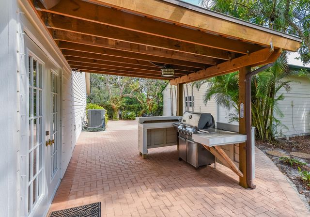 16244 E Downers Drive E, The Acreage, FL 33470