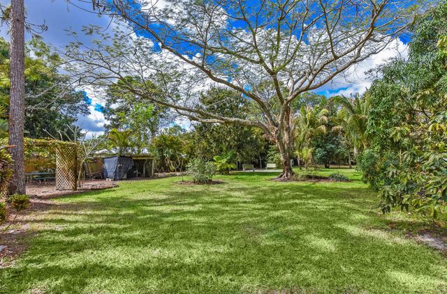 16244 E Downers Drive E, The Acreage, FL 33470