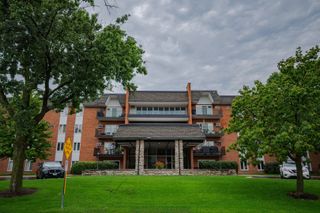 4221 Saratoga Avenue 107A, Downers Grove, IL 60515