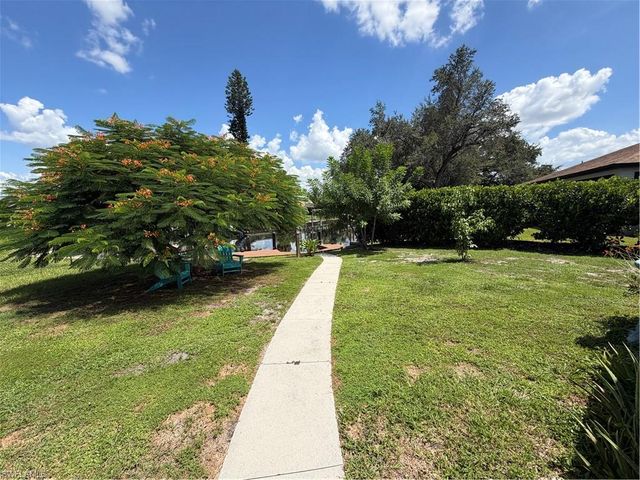 1398 Sunrise DR, North Fort Myers, FL 33917