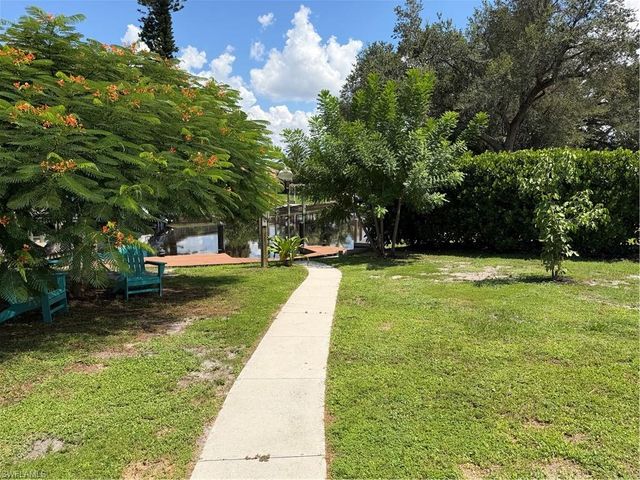 1398 Sunrise DR, North Fort Myers, FL 33917