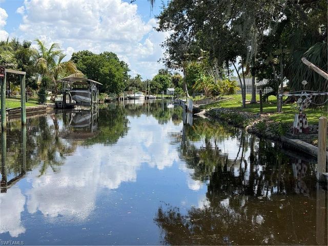 1398 Sunrise DR, North Fort Myers, FL 33917