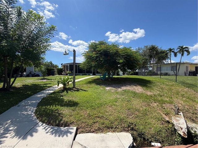 1398 Sunrise DR, North Fort Myers, FL 33917